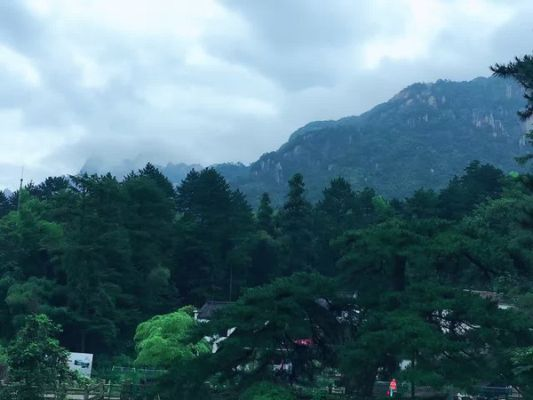 武汉15天天气预报，从火炉到凉秋，一场天气的温柔转折